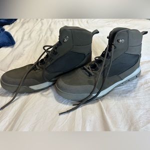🌻High Sierra men’s hiking boots🌻